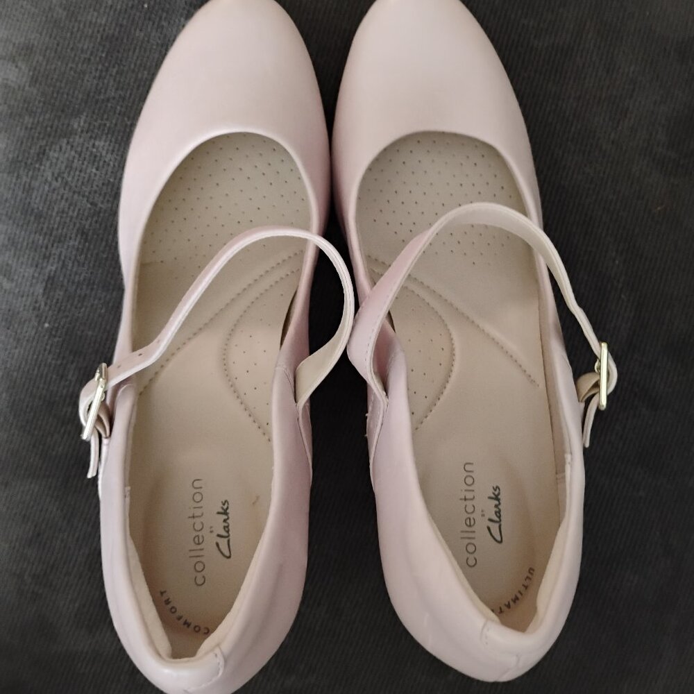 CLARKS High Heel Shoes Dusty Rose, Size 9.5 Good Condition